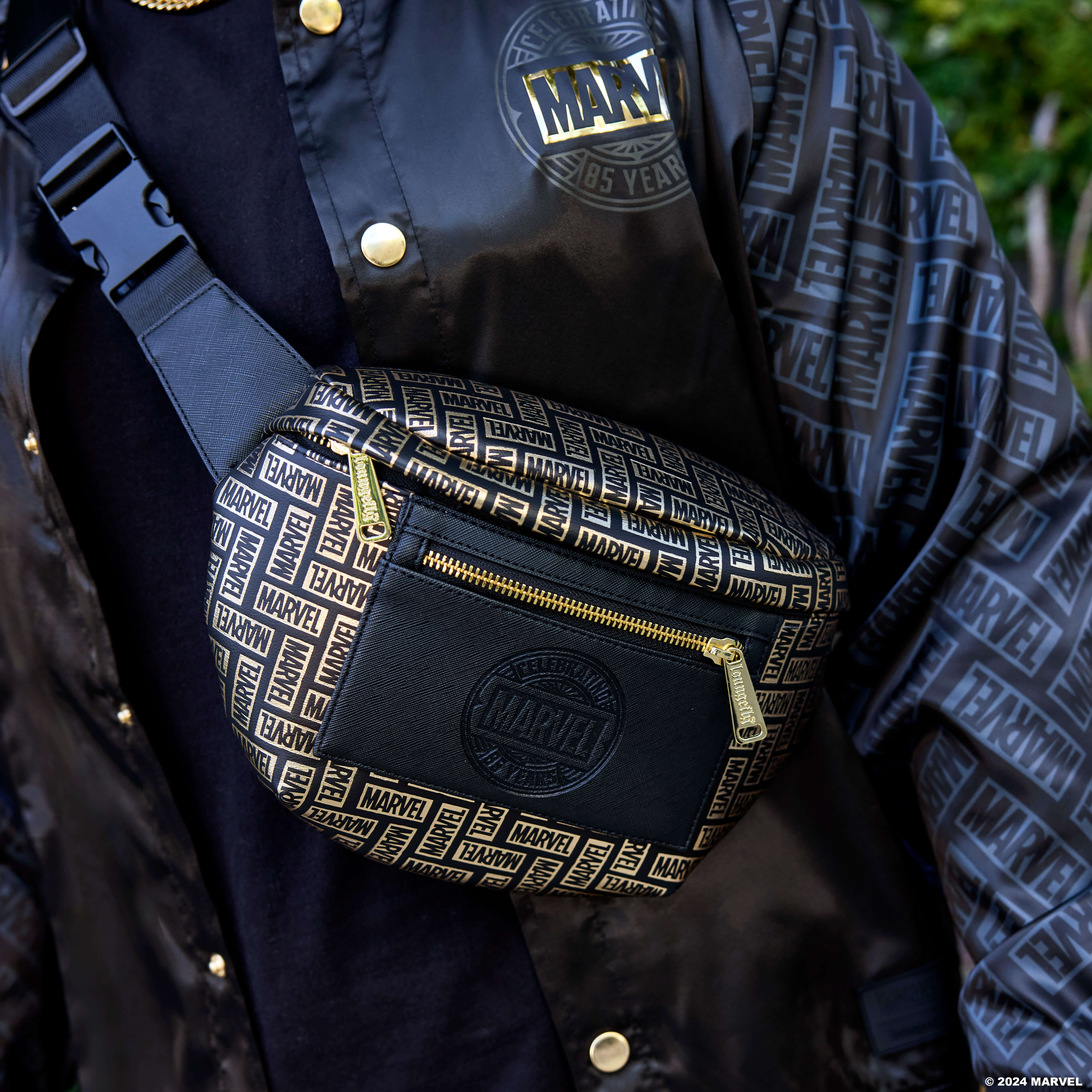 Marvel 85th Anniversary All-Over Print Logo Convertible Belt Bag - Image 2